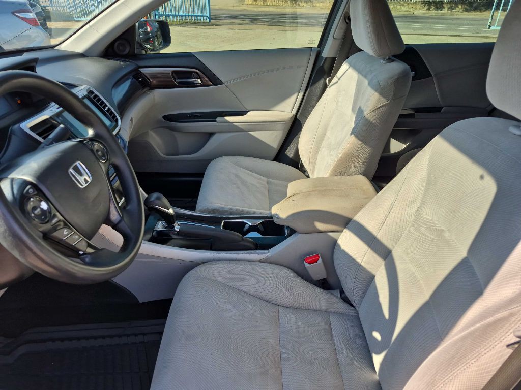 2017 Honda Accord Image 10