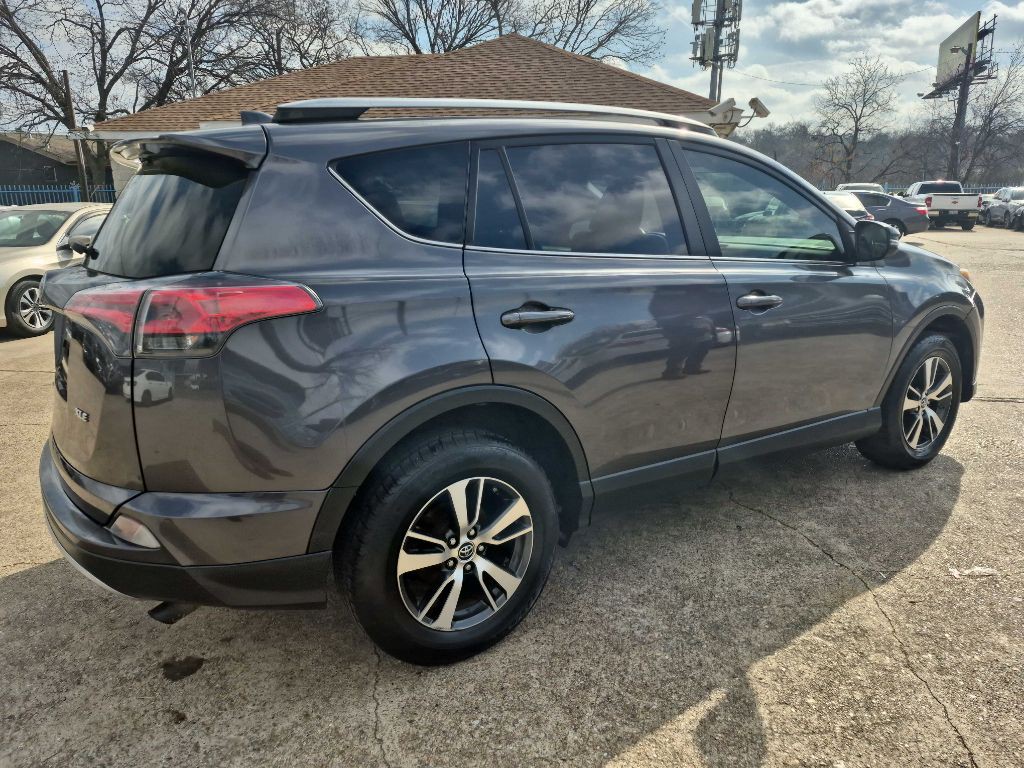 2018 Toyota Rav4 Image 3