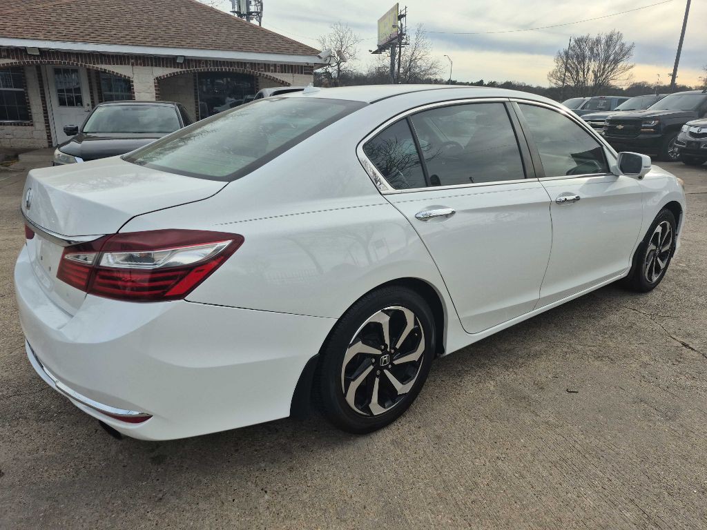 2016 Honda Accord Image 2