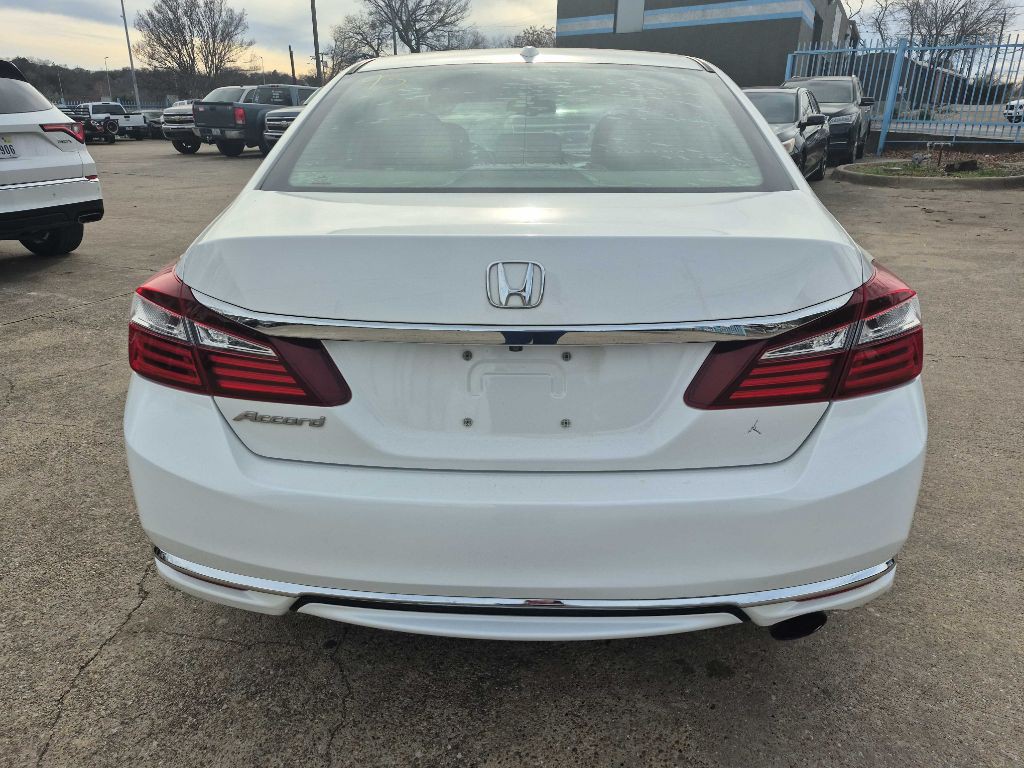 2016 Honda Accord Image 6