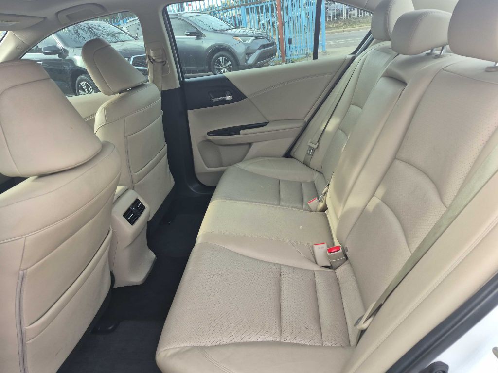 2016 Honda Accord Image 7