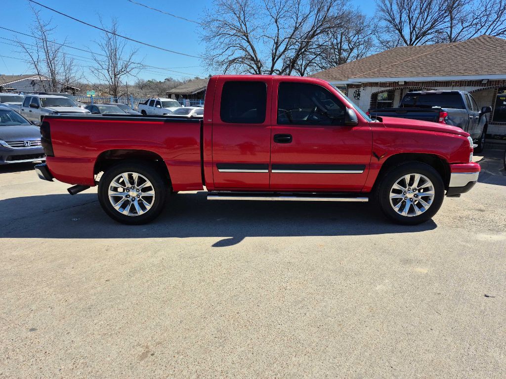 2006 Chevrolet Silverado 1500 Image 2