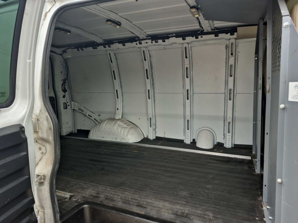 2017 Chevrolet Express Image 11