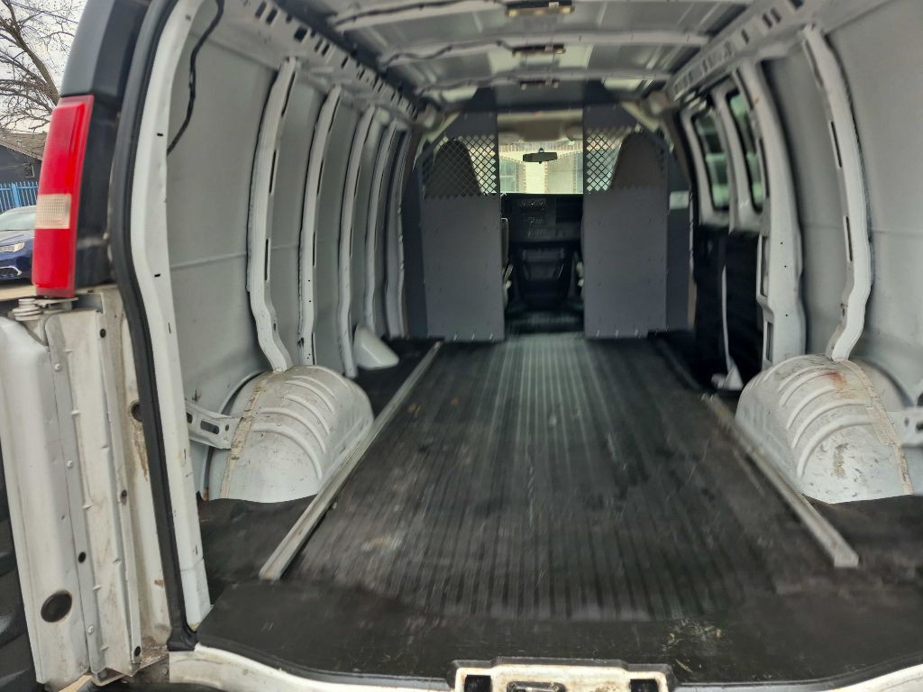 2017 Chevrolet Express Image 13