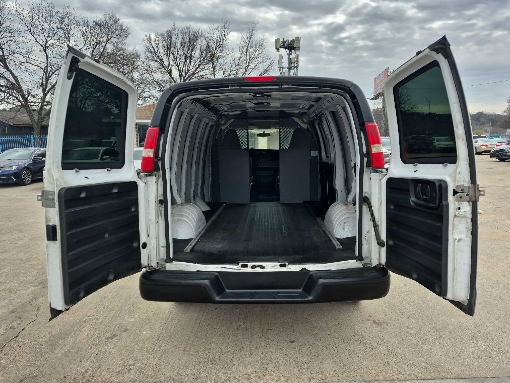 2017 Chevrolet Express Image 14