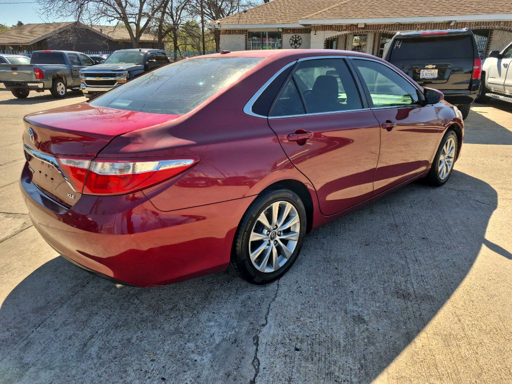 2017 Toyota Camry Image 2