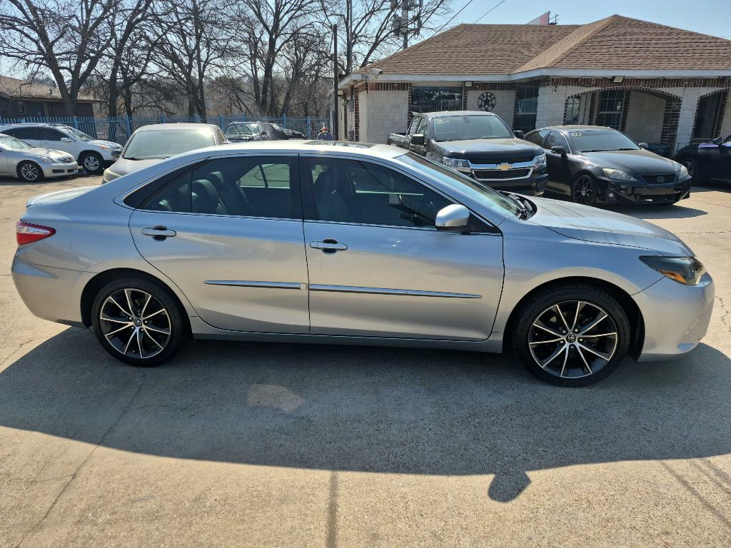 2016 Toyota Camry Image 3