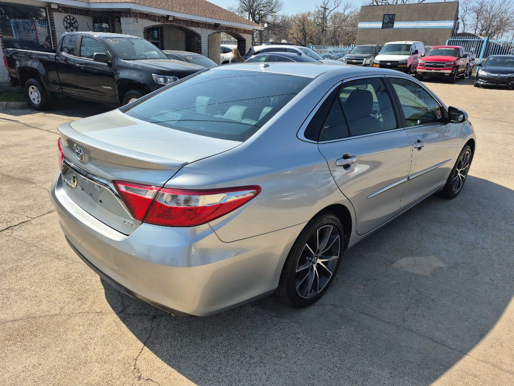2016 Toyota Camry Image 6