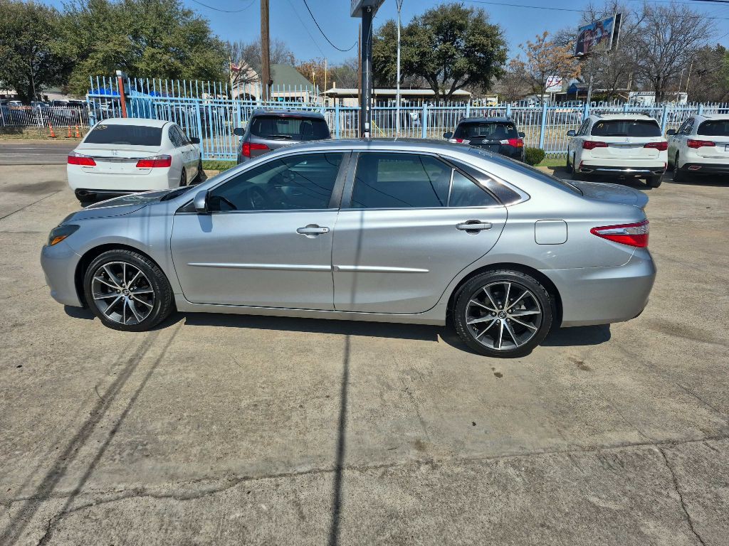 2016 Toyota Camry Image 8