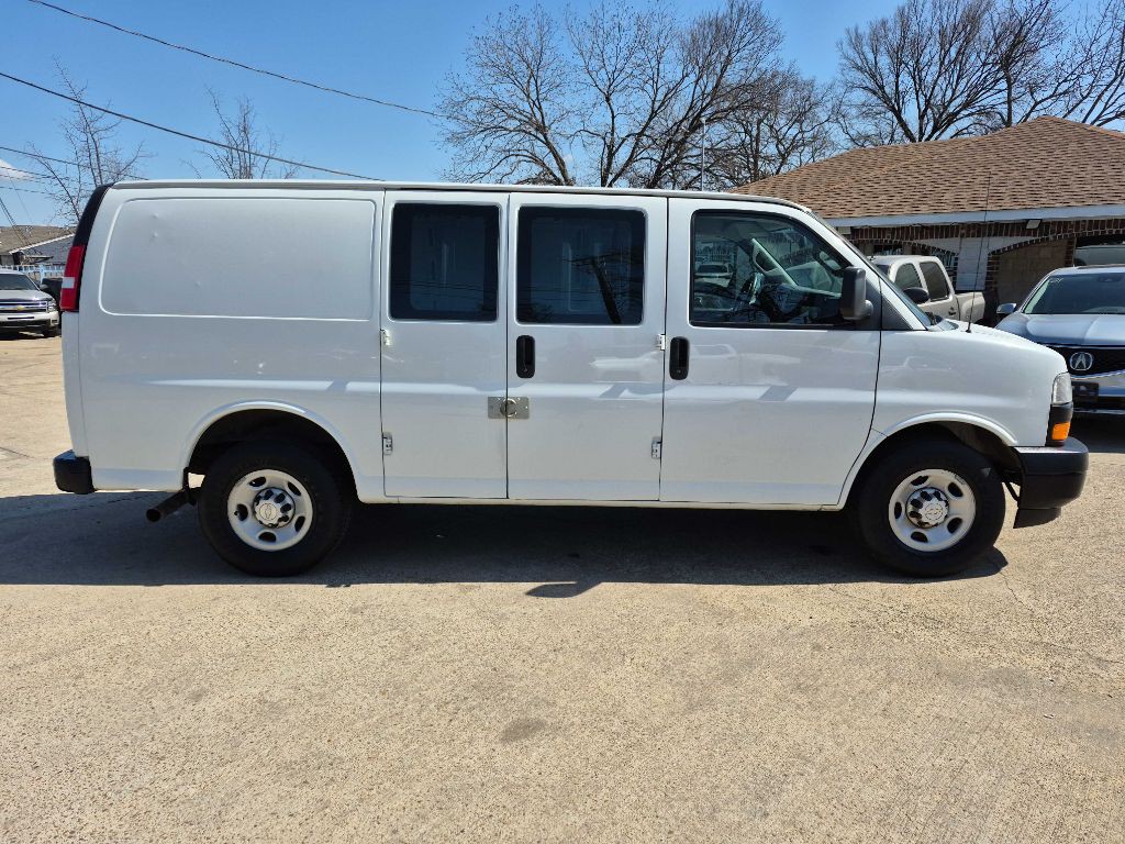 2019 Chevrolet Express Image 3