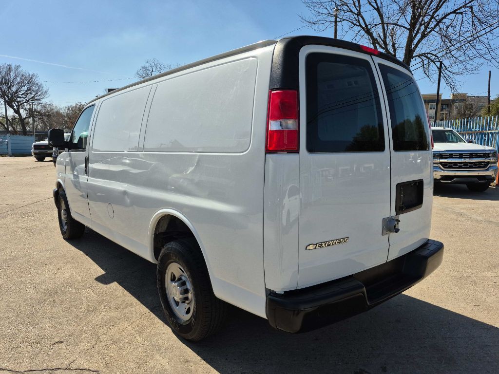 2019 Chevrolet Express Image 6