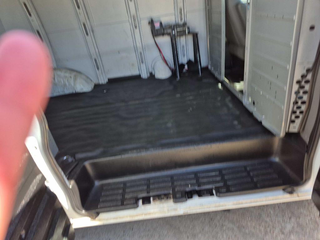 2019 Chevrolet Express Image 9