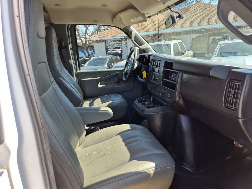 2019 Chevrolet Express Image 11