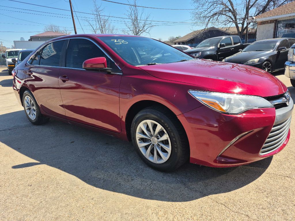 2017 Toyota Camry Image 2