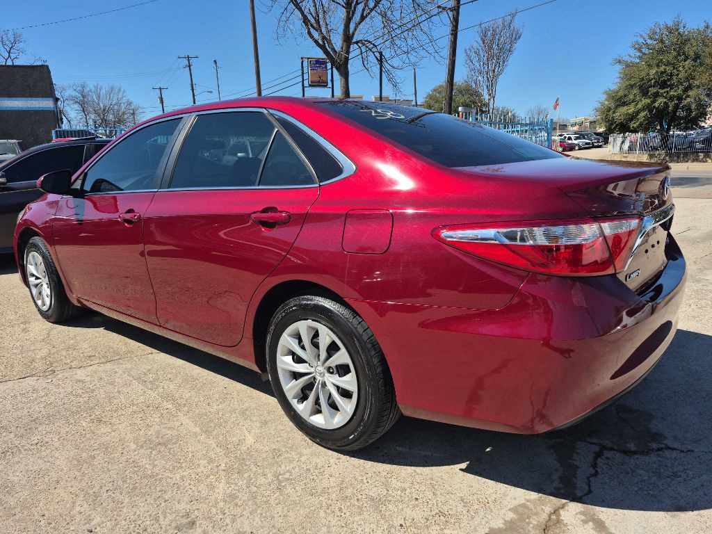 2017 Toyota Camry Image 3