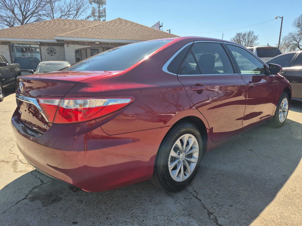 2017 Toyota Camry Image 4