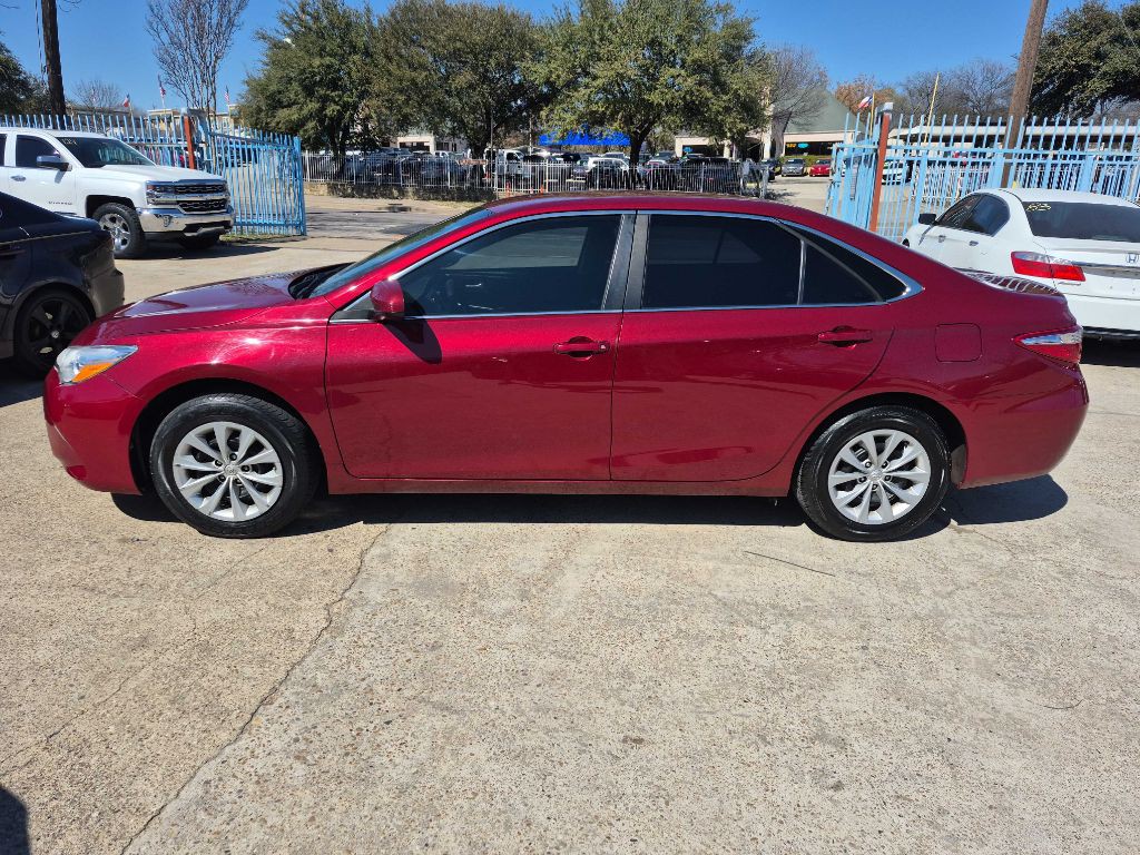 2017 Toyota Camry Image 8