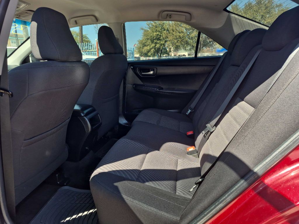 2017 Toyota Camry Image 10