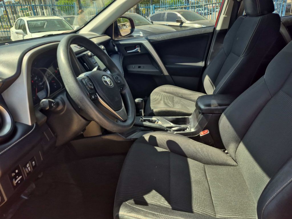 2015 Toyota Rav4 Image 9