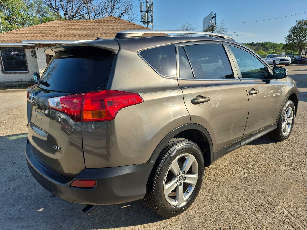 2015 Toyota Rav4 Image 4