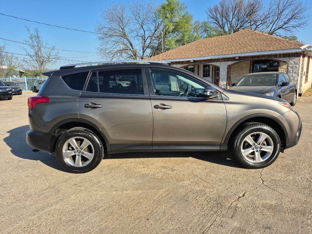 2015 Toyota Rav4 Image 5