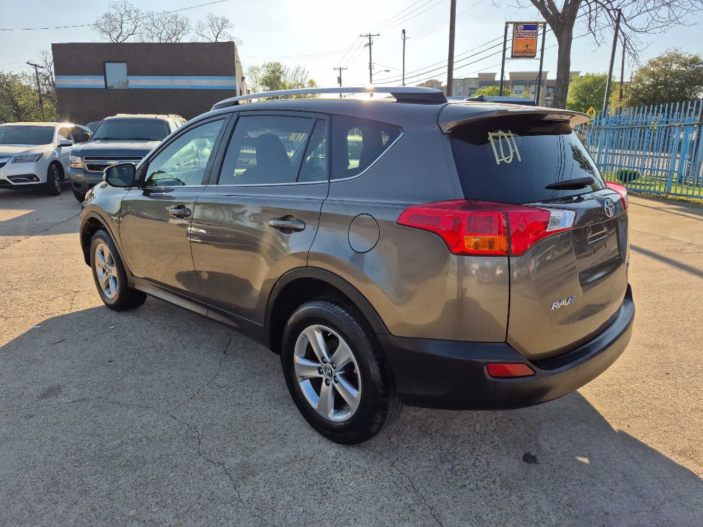 2015 Toyota Rav4 Image 6