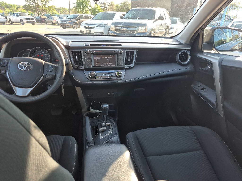 2015 Toyota Rav4 Image 9