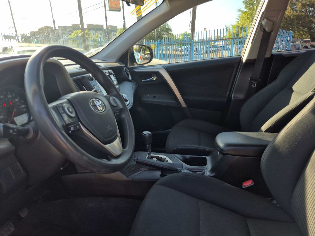 2015 Toyota Rav4 Image 10