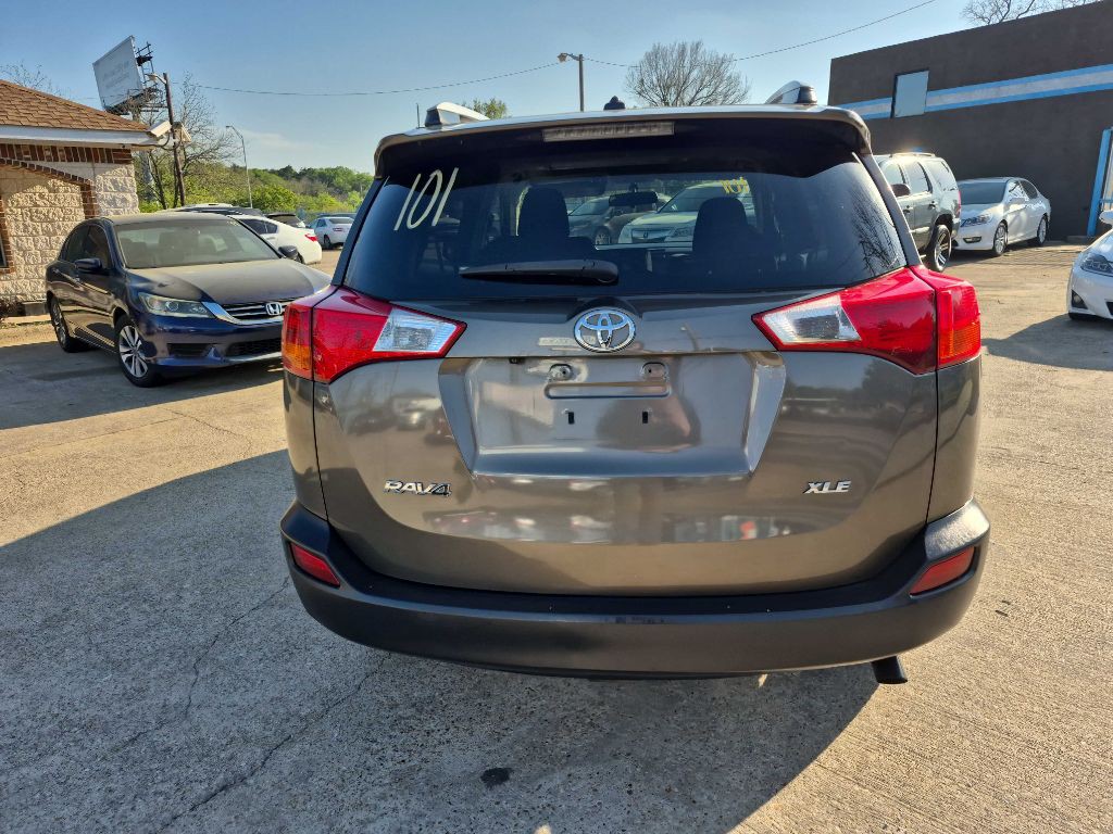 2015 Toyota Rav4 Image 11