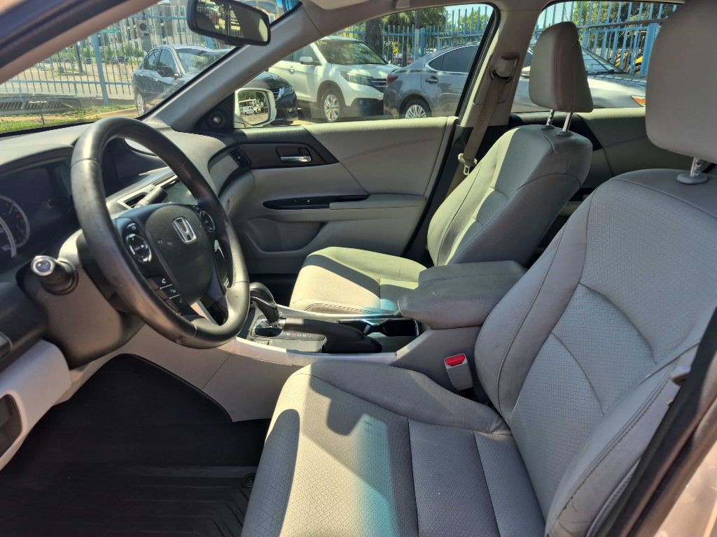 2013 Honda Accord Image 11