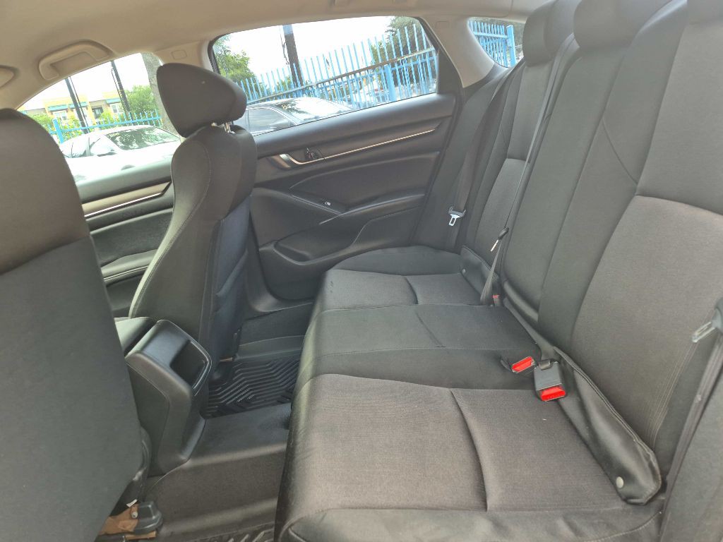 2018 Honda Accord Image 9