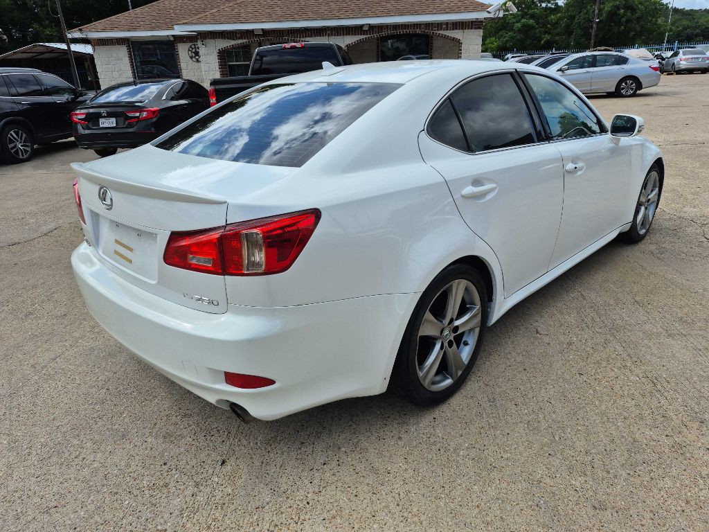 2011 Lexus IS Image 2