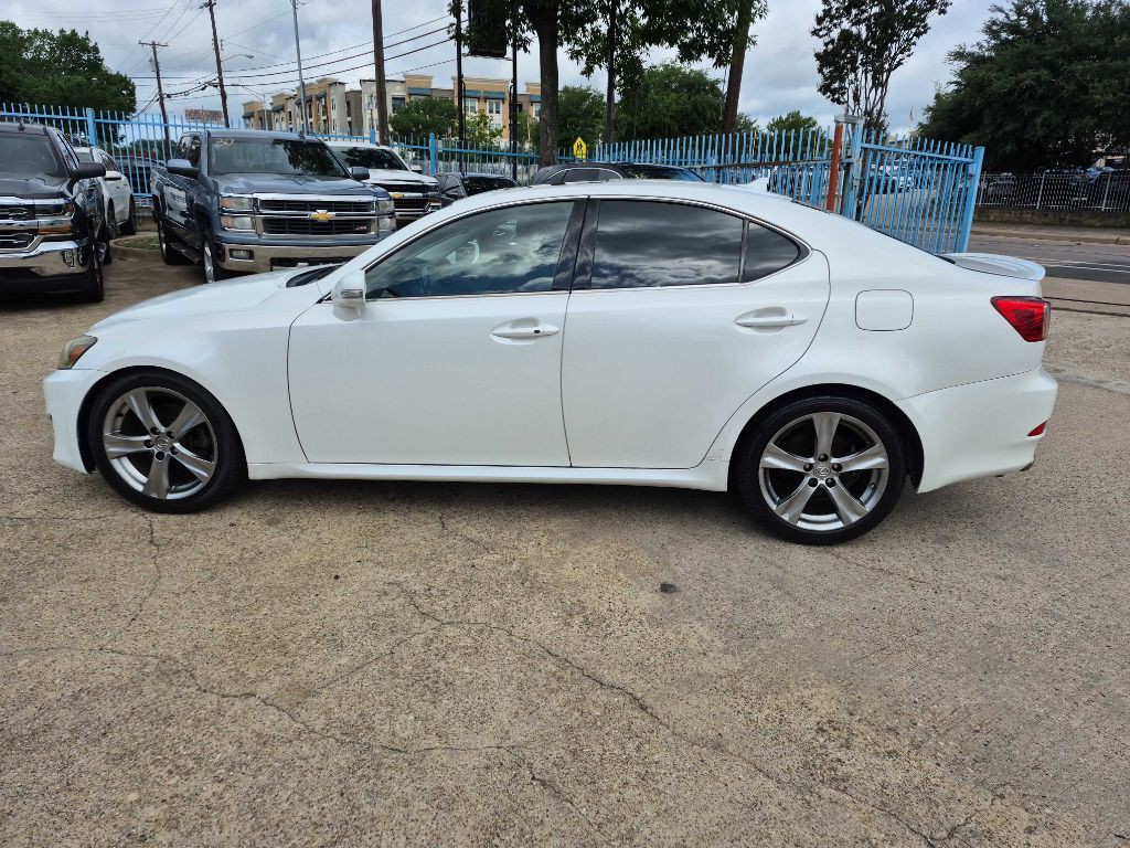 2011 Lexus IS Image 8