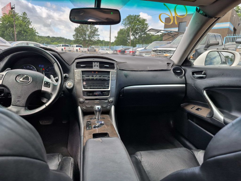 2011 Lexus IS Image 10