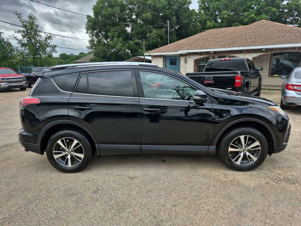 2016 Toyota Rav4 Image 2