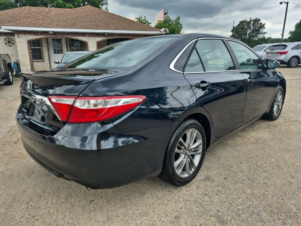 2016 Toyota Camry Image 3