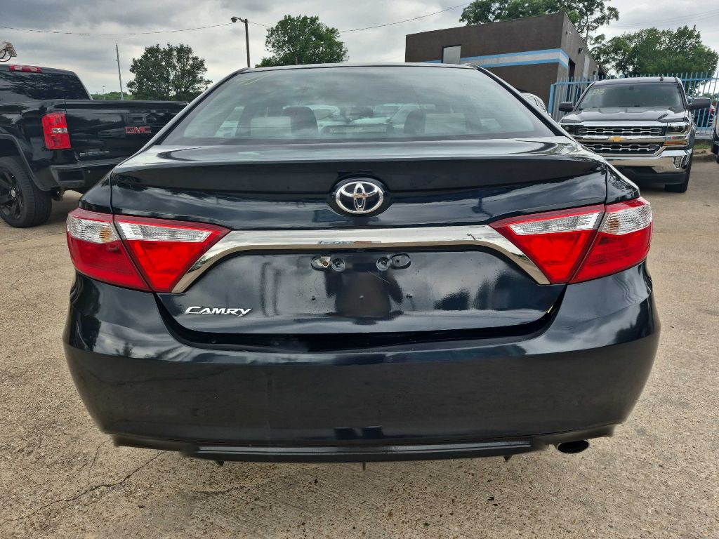 2016 Toyota Camry Image 6