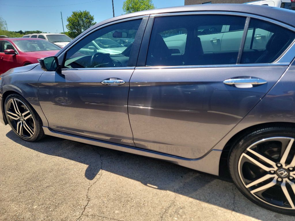 2017 Honda Accord Image 9