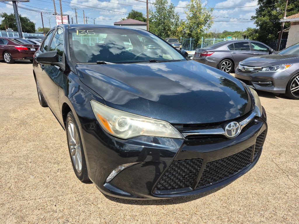 2017 Toyota Camry Image 2