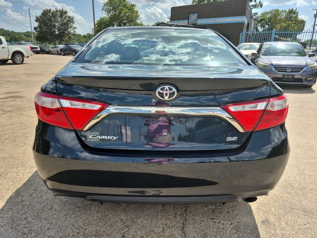 2017 Toyota Camry Image 4