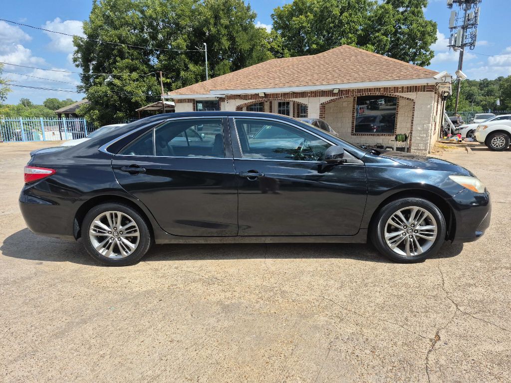2017 Toyota Camry Image 6