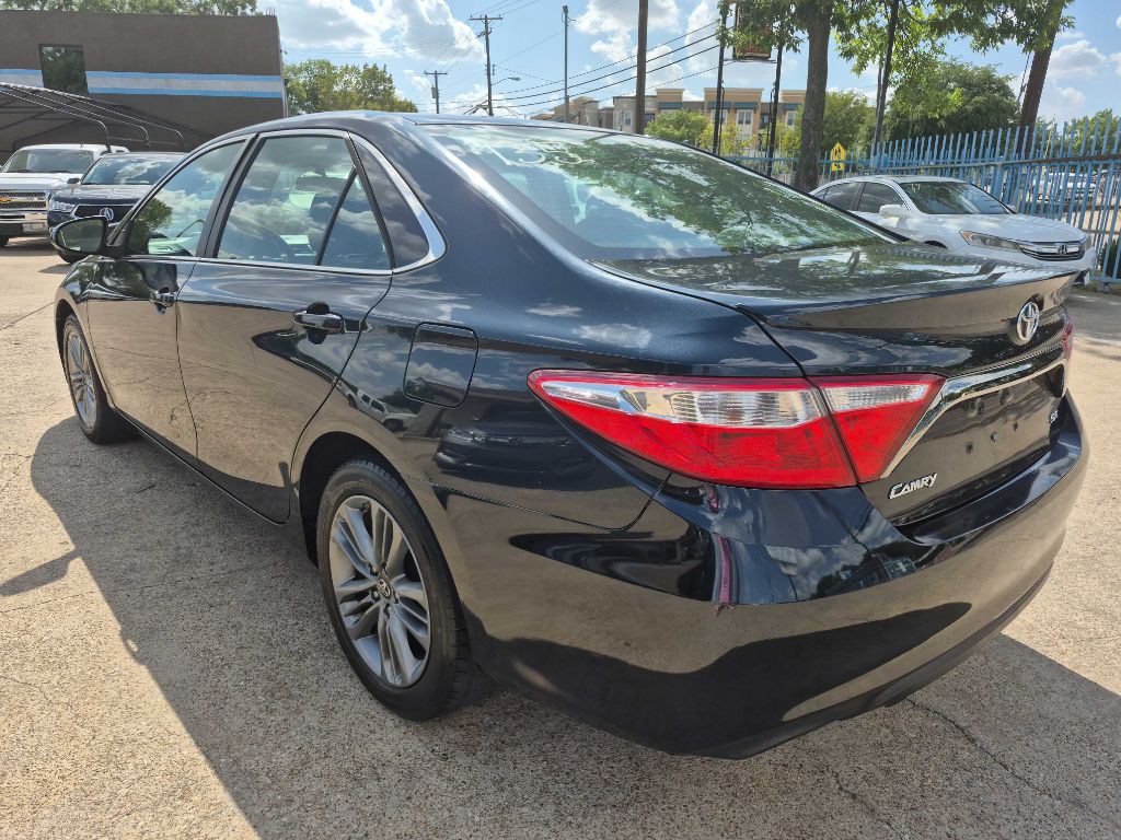 2017 Toyota Camry Image 7