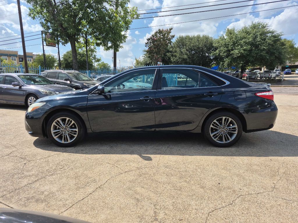 2017 Toyota Camry Image 8