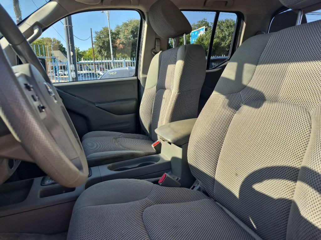 2015 Nissan Frontier Image 10