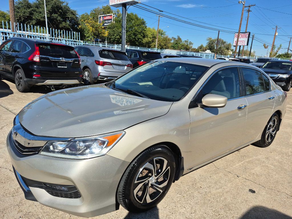 2017 Honda Accord Image 2