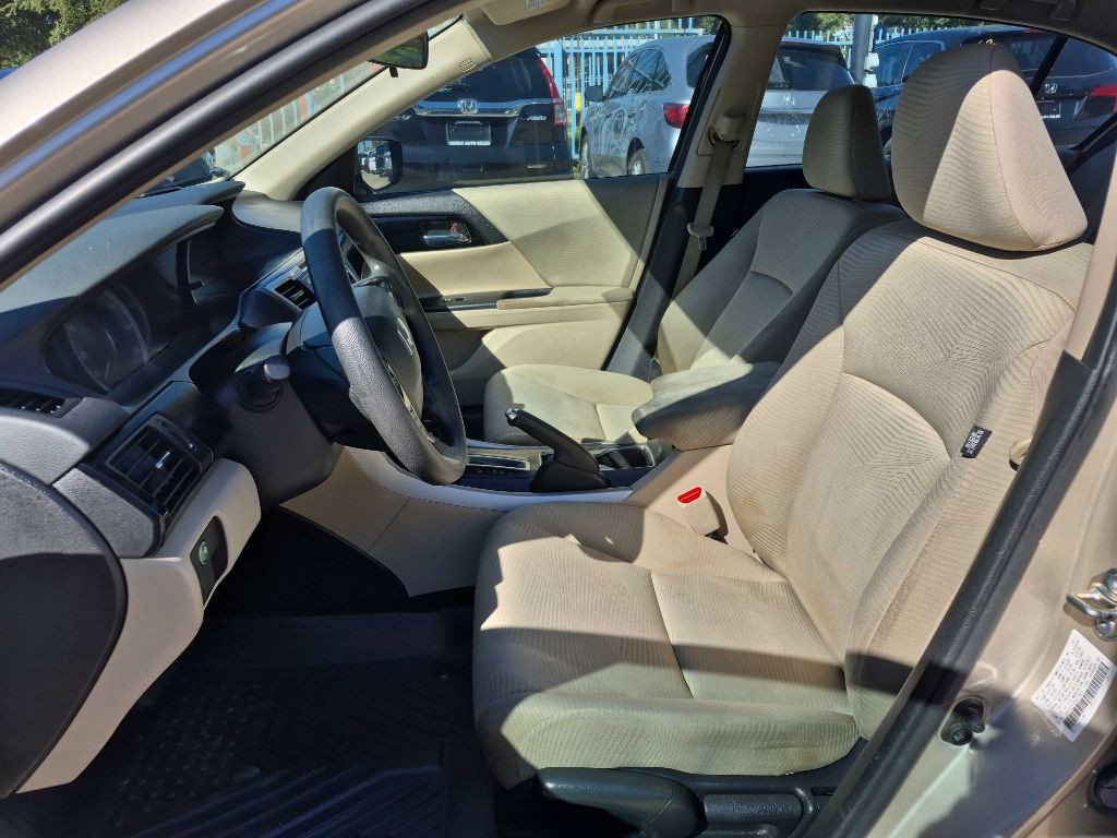 2017 Honda Accord Image 10