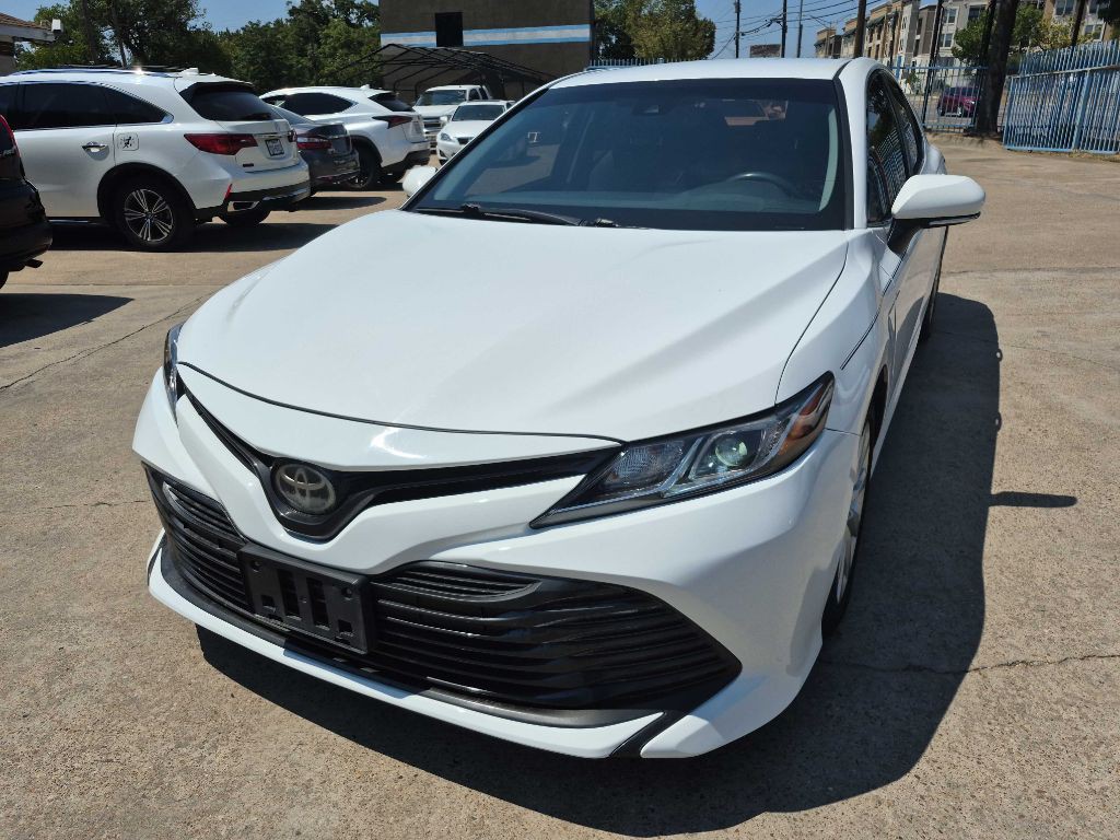 2018 Toyota Camry Image 2