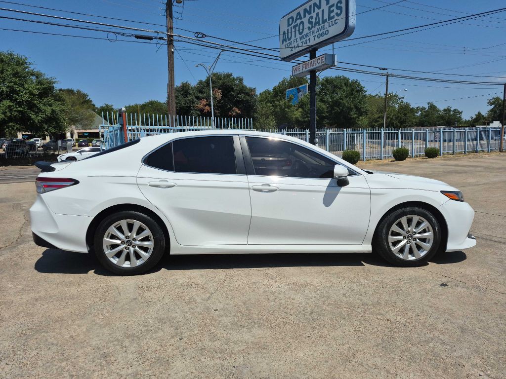 2018 Toyota Camry Image 3