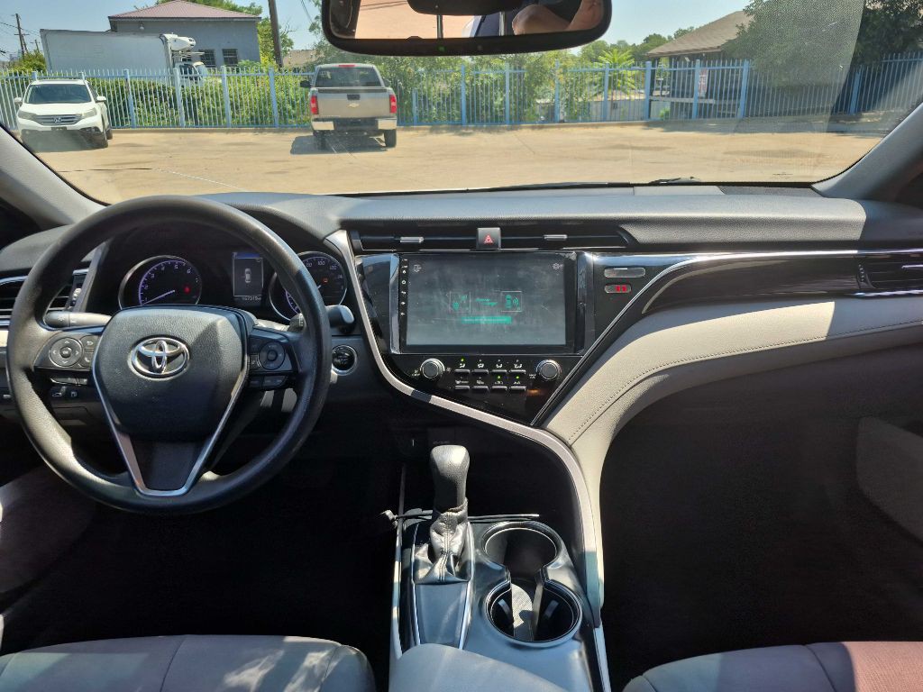 2018 Toyota Camry Image 8