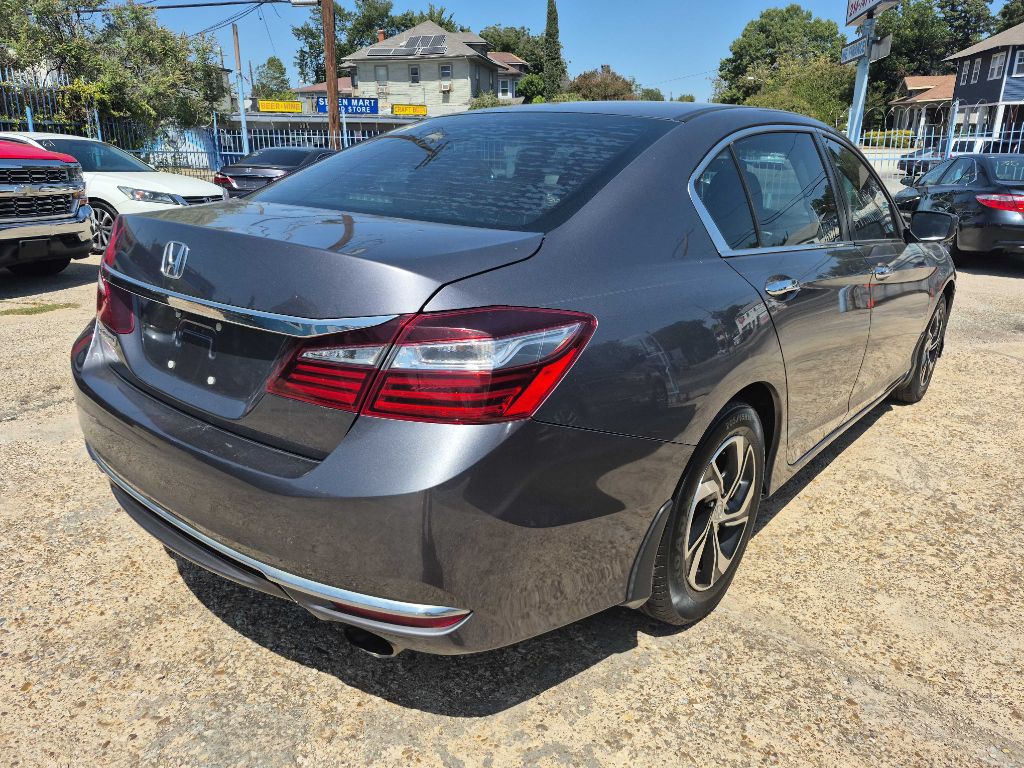2017 Honda Accord Image 2